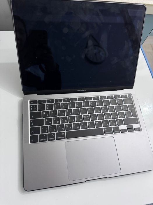 Продаю MacBook air13