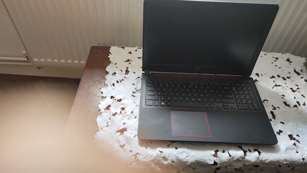 Laptop Dell Inspirion i5 -32 gb RAM,  placa video 4 gb 1050 gb