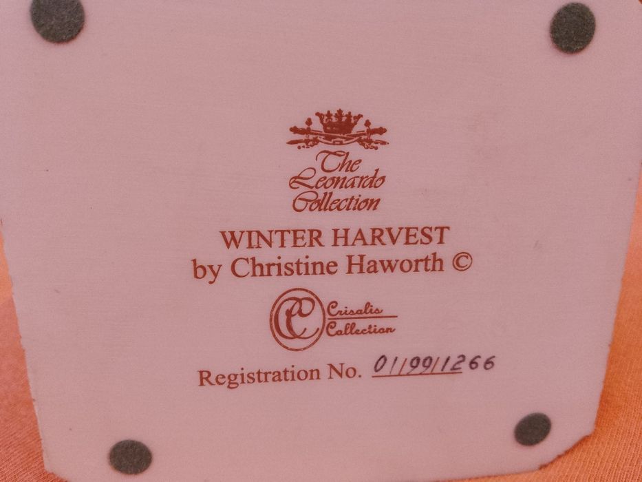 Две фигури "Зимна реколта" и "Котета"