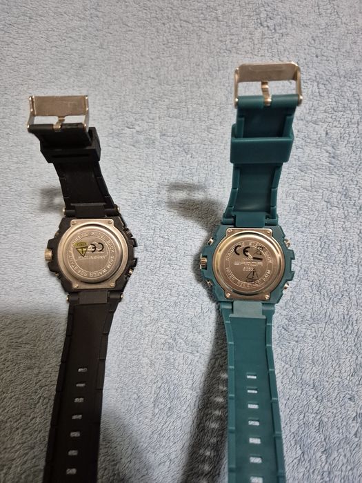 Vând două ceasuri,iluminare după preferințe și rezistente la apă.