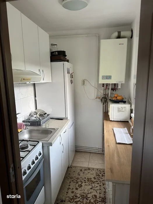 Apartament de 2 camere, decomandat,  complet renovat si utilat., zona