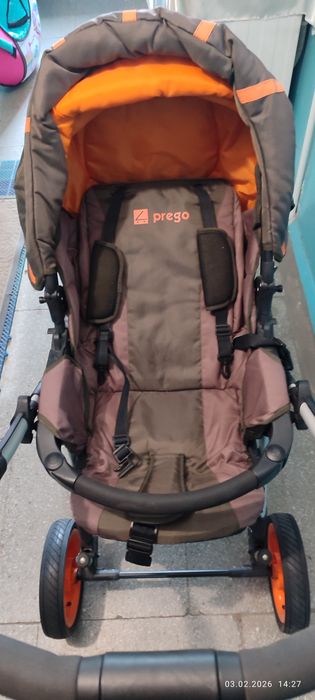 Коляска все сезонная.