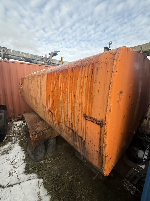 Продам емкость бочку под тех воду