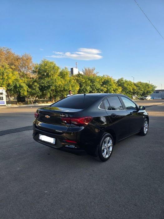Onix Balck 2023 6 pozitsya