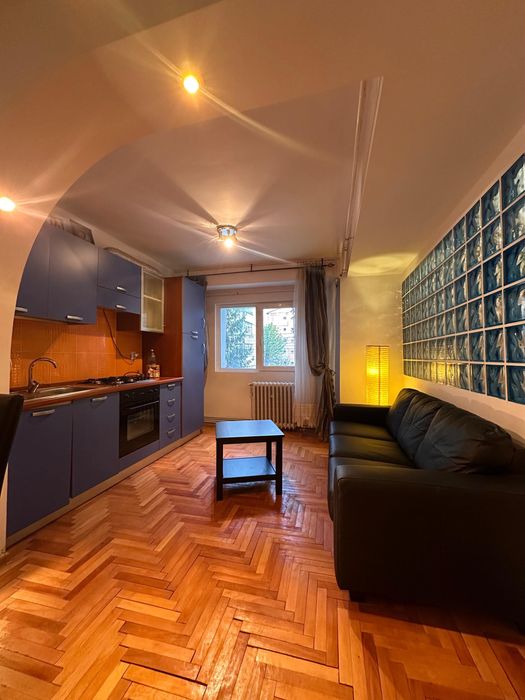 Vand apartament cu 3 camere