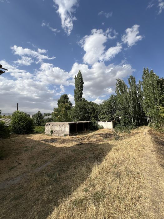 Uy sotiladi 16 sotiq