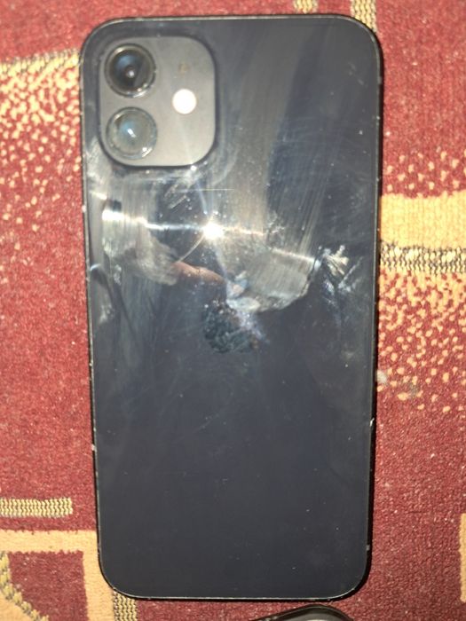 Vand Iphone 12 și PlayStation 4 detalii in desciere