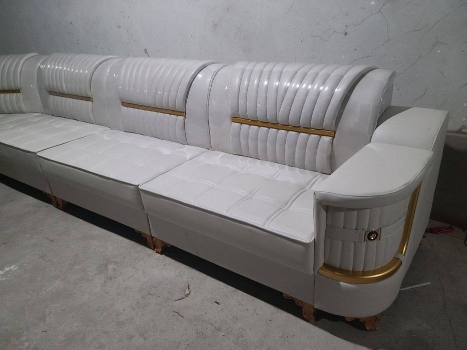 Yumshoq mebelar 3 mln 300 ming som skidka narxda