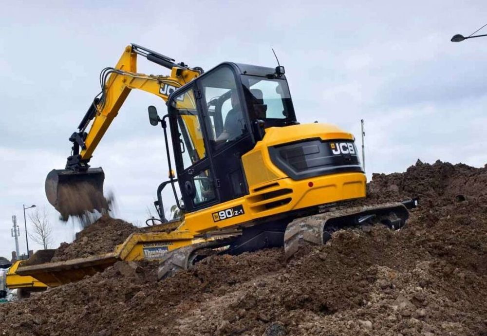 Inchiriere miniexcavator 3 tone sapaturi