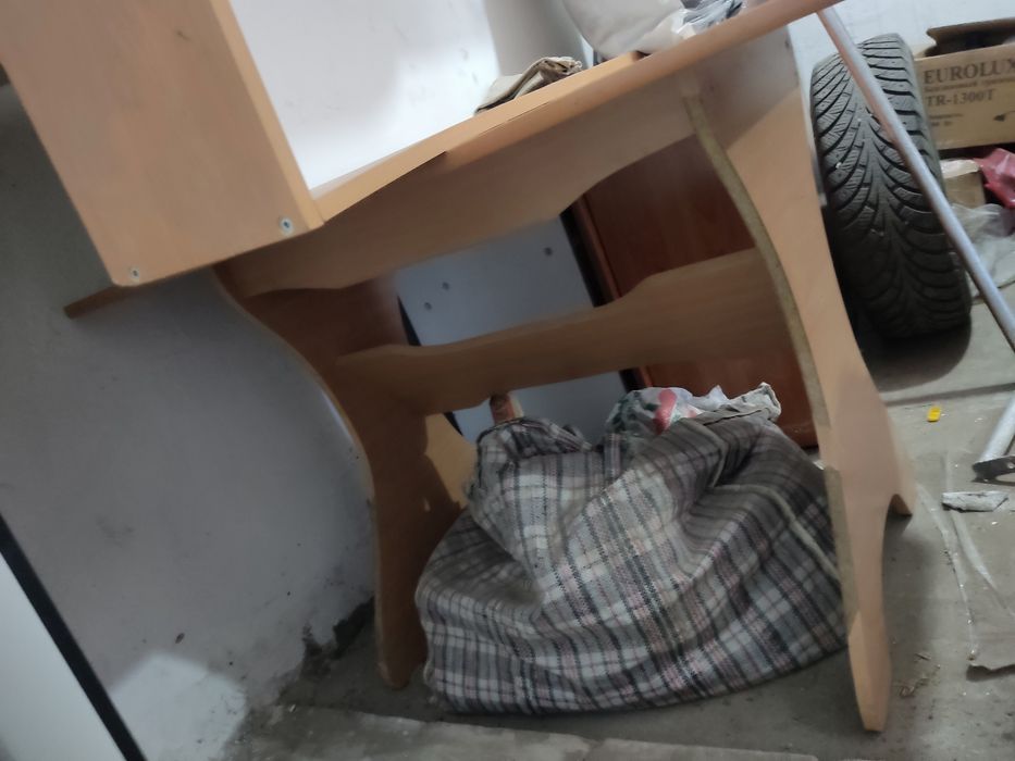 Продам стол кухонный