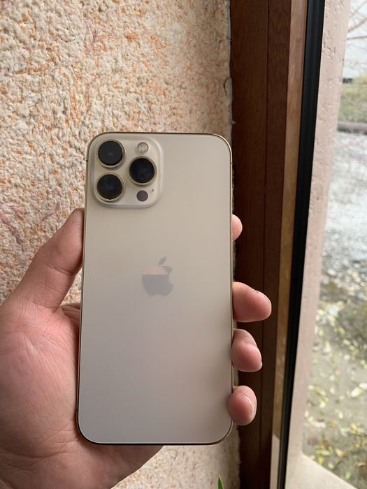 Iphone 13 promax  gold ekran uziniki ozgina palasa bor