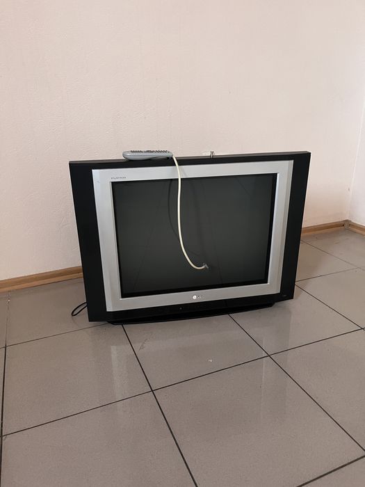 Телевизор 2 штуки