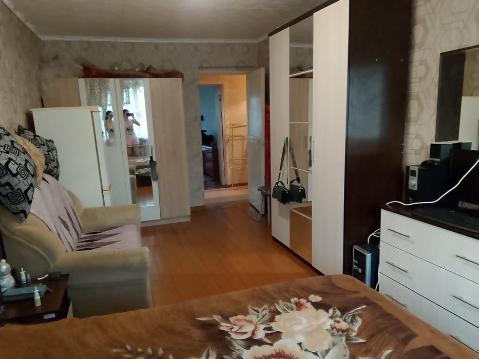 Продаю квартиру 1-кв 2х комнатная Топар