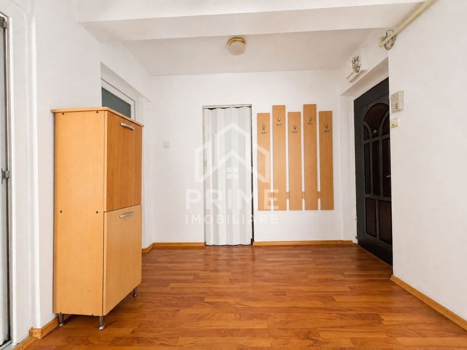 Închiriez apartament