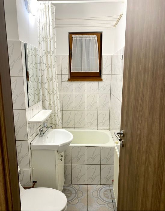 Inchiriez apartament 2 camere Milea (Luptei .OMV)persoana fizica