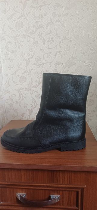 Продам сапоги новые.