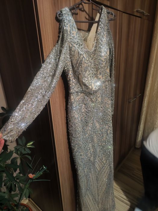 Дамска рокля 42 размер