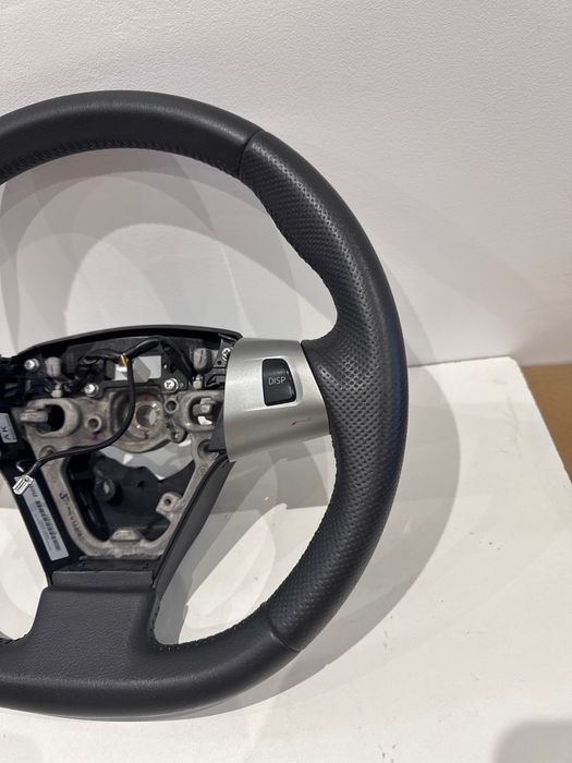Toyota Auris кожен волан Тойота Аурис