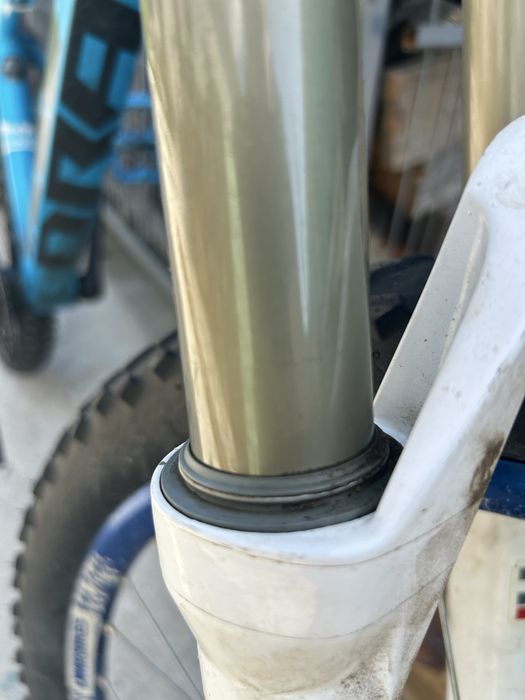 Вилка за колело rock shox lyrik