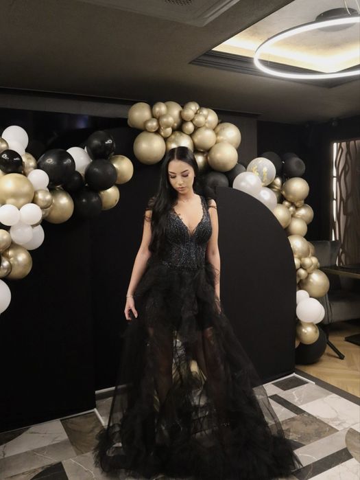 Черна бална рокля