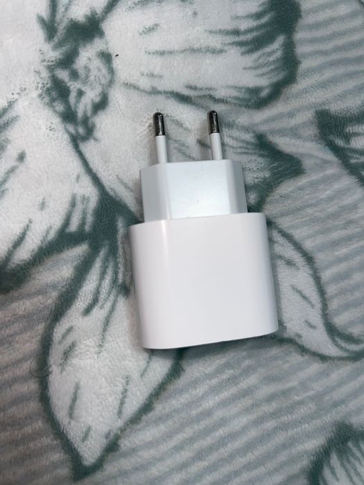 Apple 20w adapter