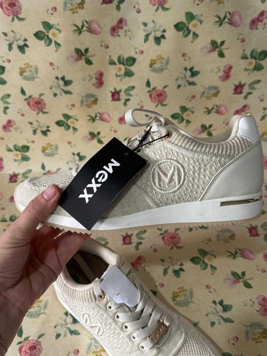 Sneakers Mexx bej, noi, cu eticheta.