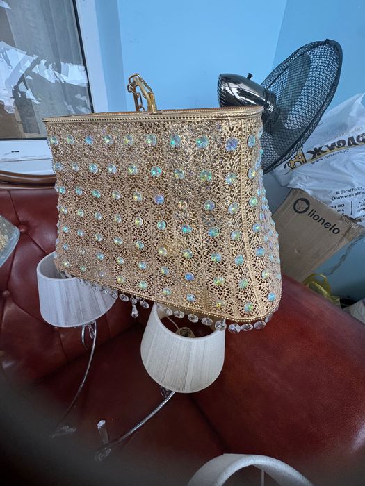 Продам люстры в отличном состоянии