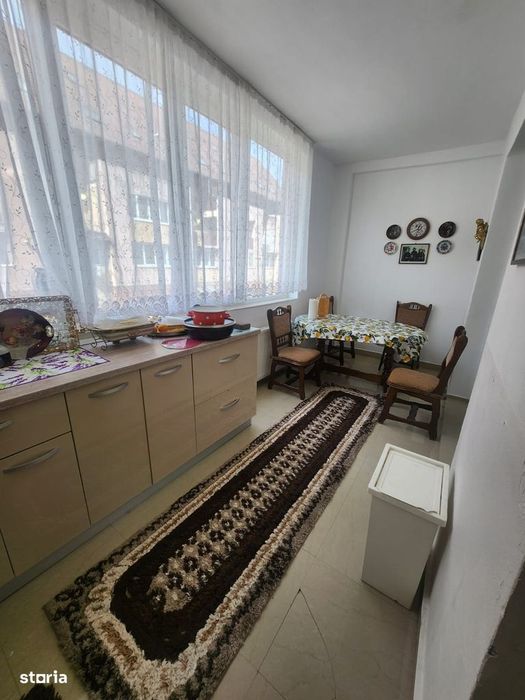 Apartament de vanzare, 57 mp, 3 camere,  zona Porii