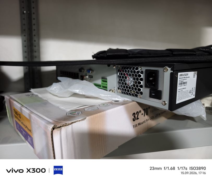 Видеорегистратор Hikvsion DS 7716NI K4 16P
