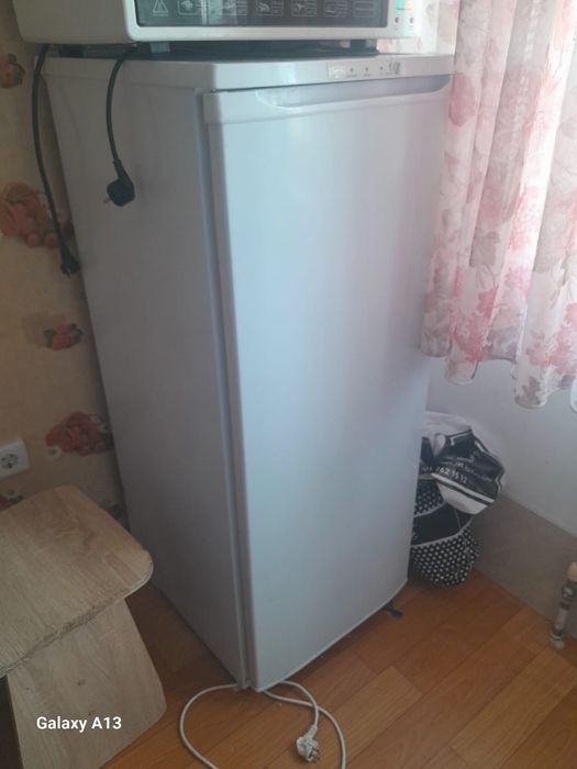 Продам морозильную камеру