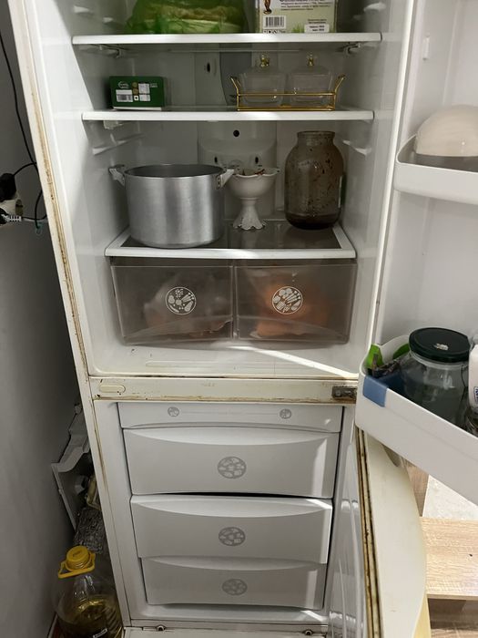 Отдам холодильник бесплатно не морозит