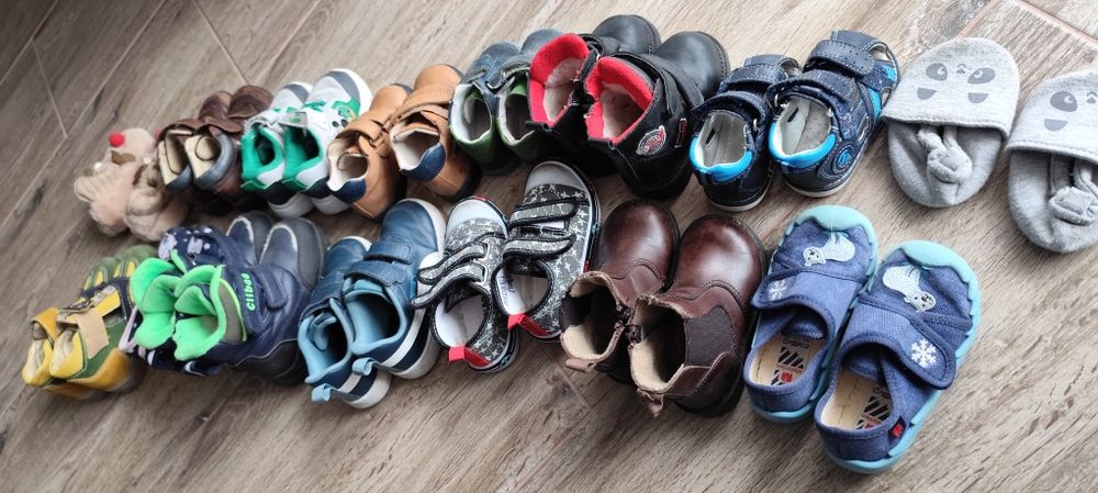Pantofi piele botez bebelus -adidasi diferite  marimea