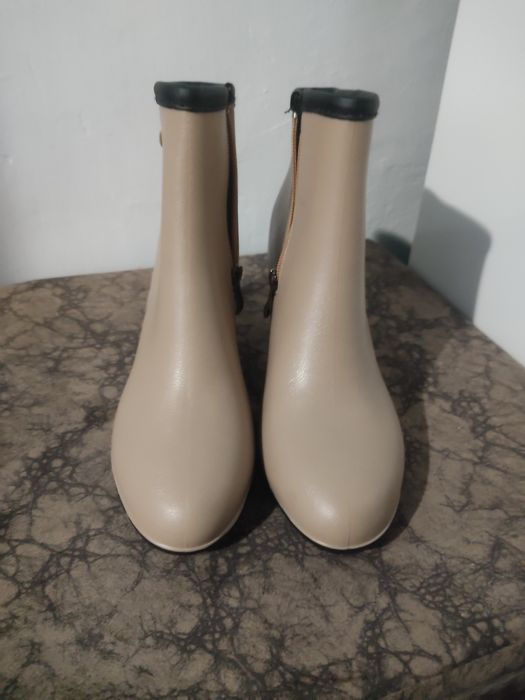 Резиновые полусапожки