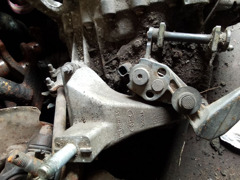 Продам МКПП Ford Mondeo 3