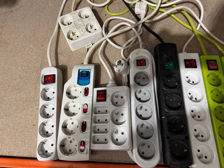 Разклонител 4-6 гнезда