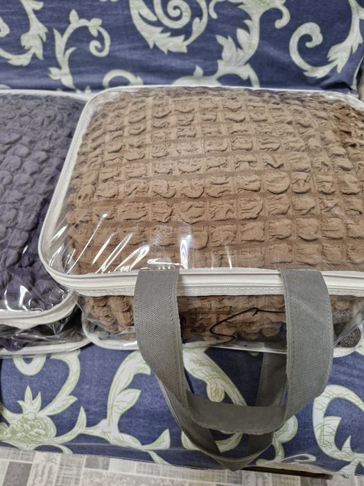 Продам 3 новых комплекта на диван уголок.Цена за все три 800 тысяч.