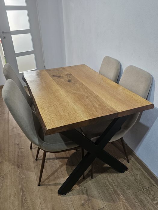 Vand 4 scaune cadrul metal/tapitat