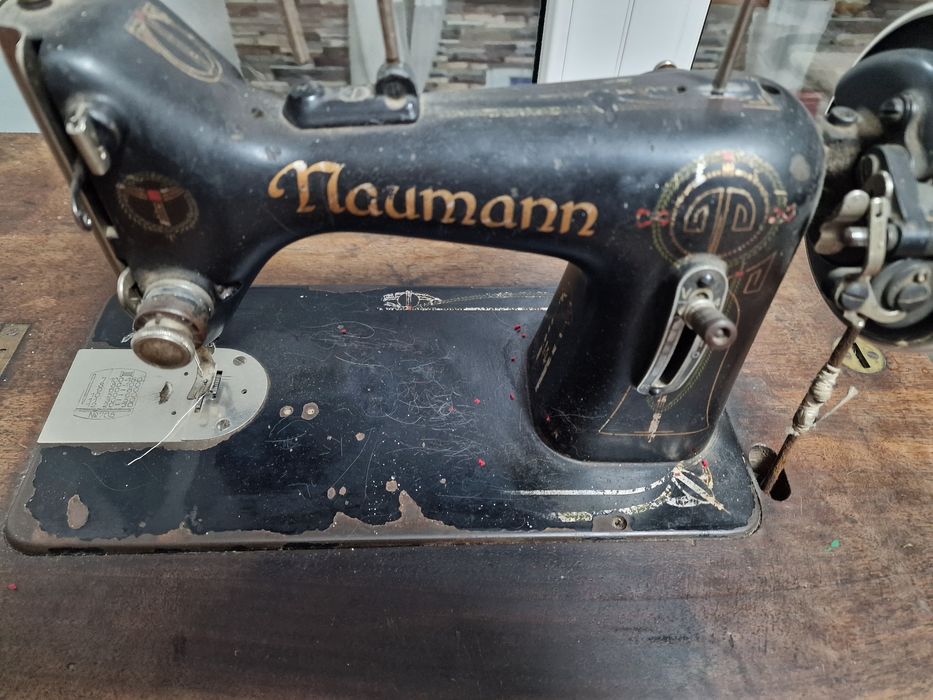 Masina de cusut Naumann