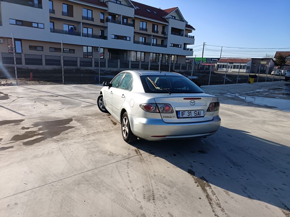 Vând sau schimb Mazda