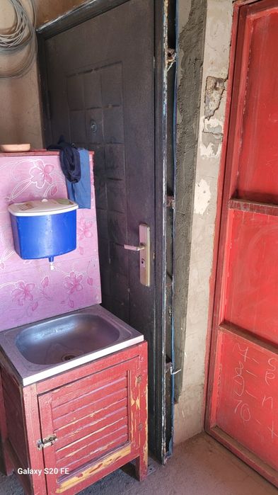 Есік сатылады үйден түскен