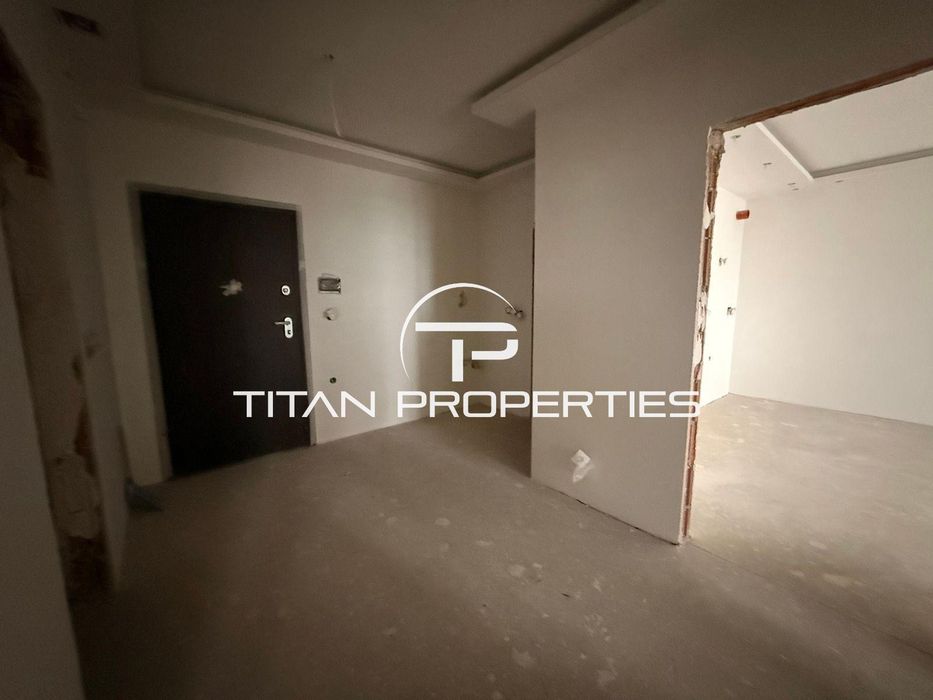 Тристаен апартамент в Сентрал парк, ж.к Славейков