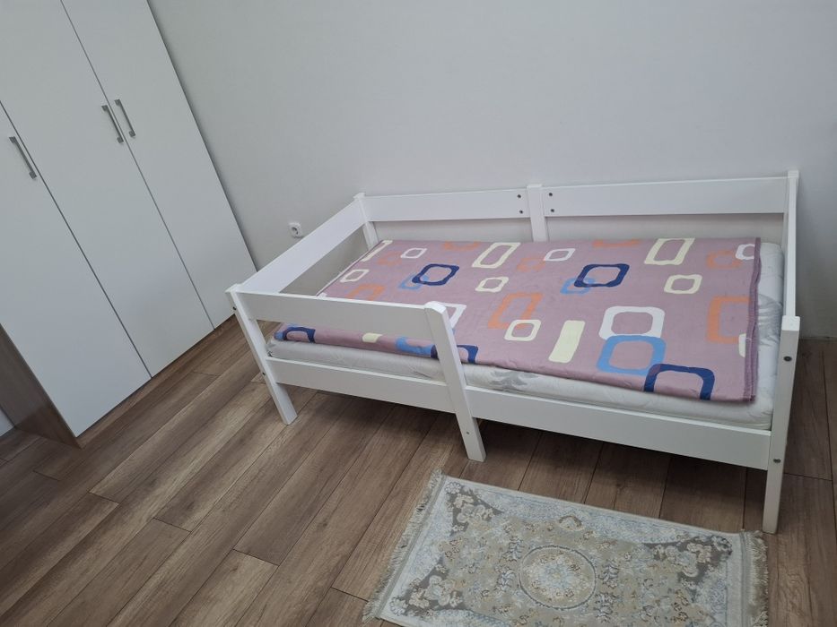 Продается кровать с матрасом