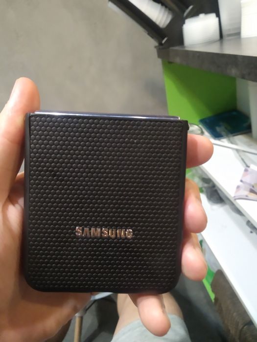 Срочно продается Samsung zflip 4 8/256