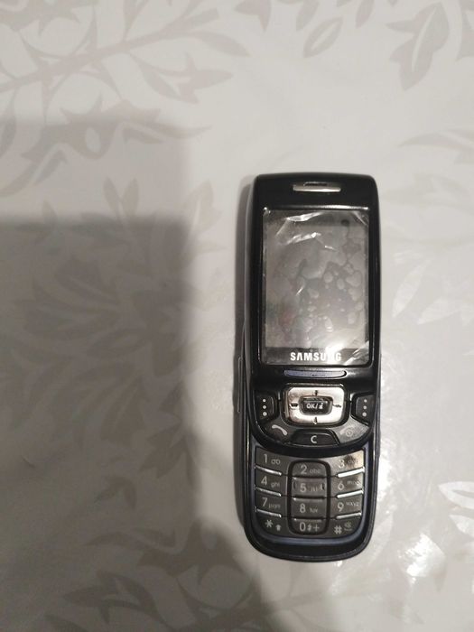 Самсунг D 500 не
