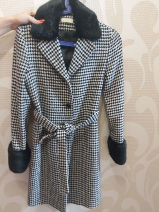 Продам польто на девочку