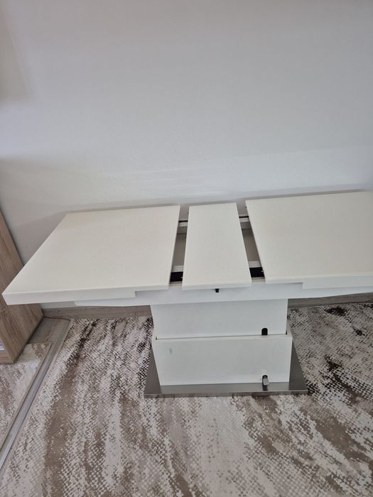 Холна  разтегателна масивна маса