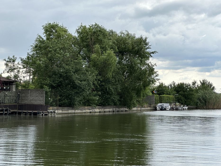 Teren Snagov cu deschidere la Lac sprafata 840m cu deschidere 24m