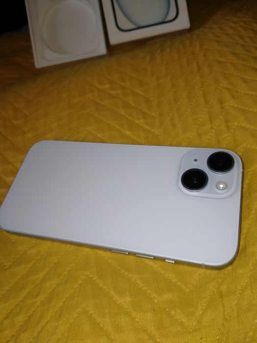 Продам iPhone 15 128