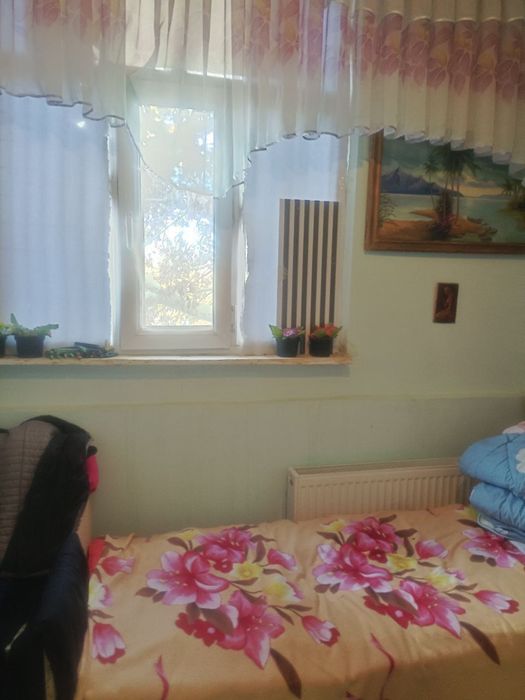 Чирчик 8 м/р 1х 38 кв/м Нархи 25.000$ Бош толов ва паспорт бн Ипотека