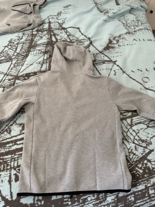 Hanorac Nike tech fleece